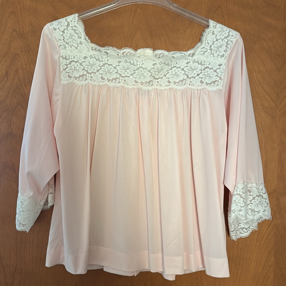 Colony Club baby pink lace sleep jacket L - Picture 3 of 3